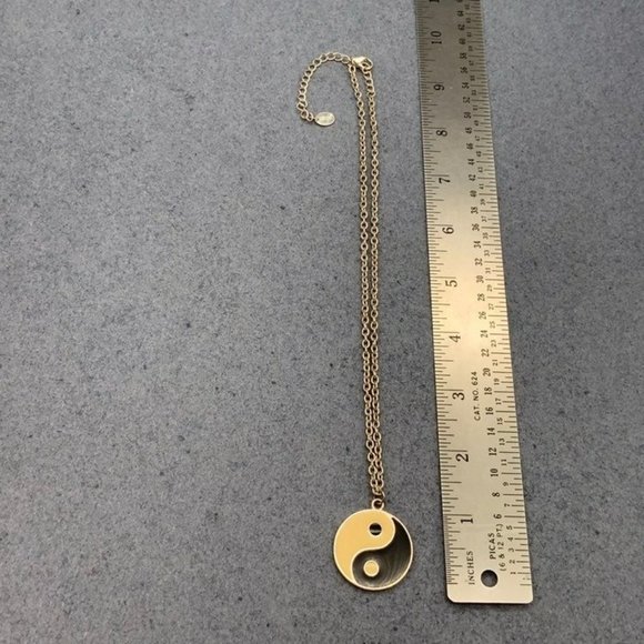 Claires Ying Yang Necklace Pendant Black Cream Enamel Silver Chain Heart - Picture 4 of 5